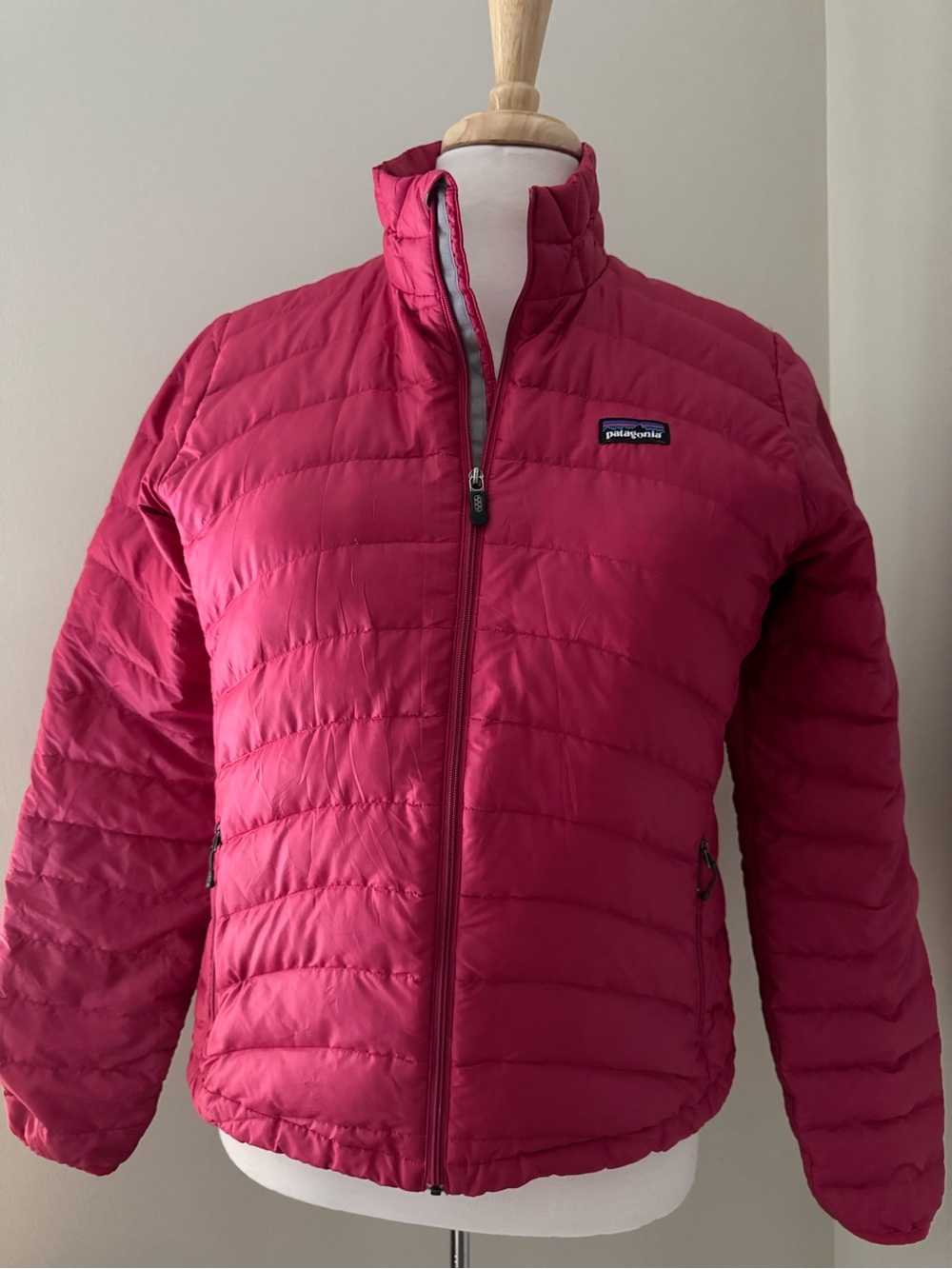 Patagonia Down Sweater Jacket Raspberry Women’s XL 800-fill Baffled